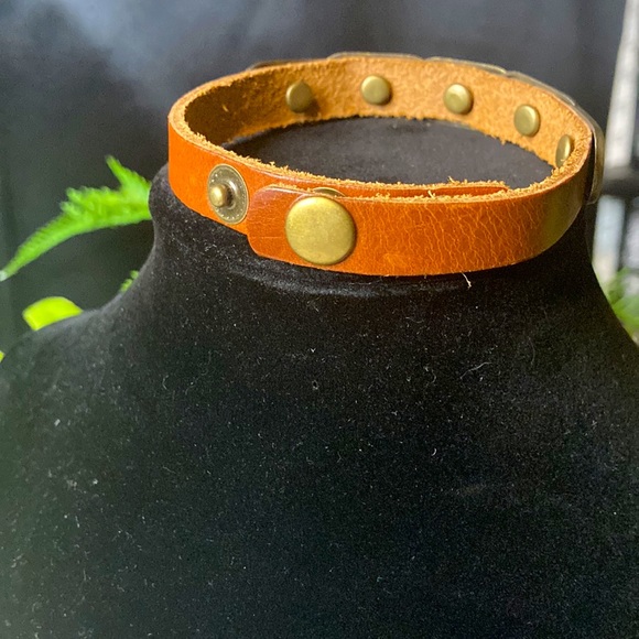 NWT! Mens Brown and Gold Snap back bracelet! Ready to Ship! - Picture 2 of 2